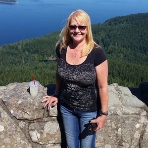 Meet your Posher, Deborah